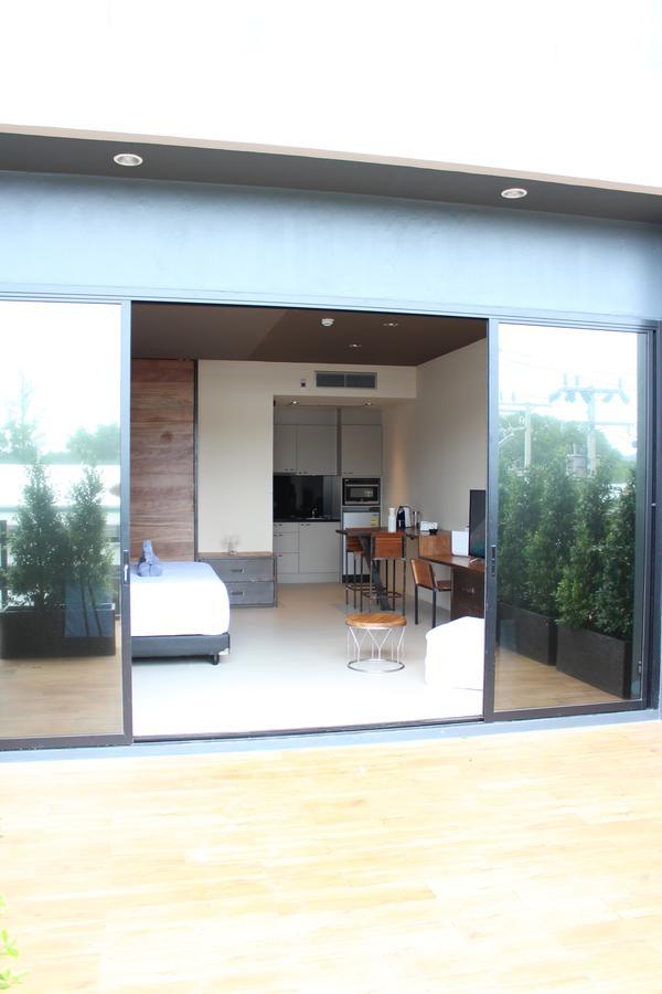 Little Paris Phuket Apartment Room photo